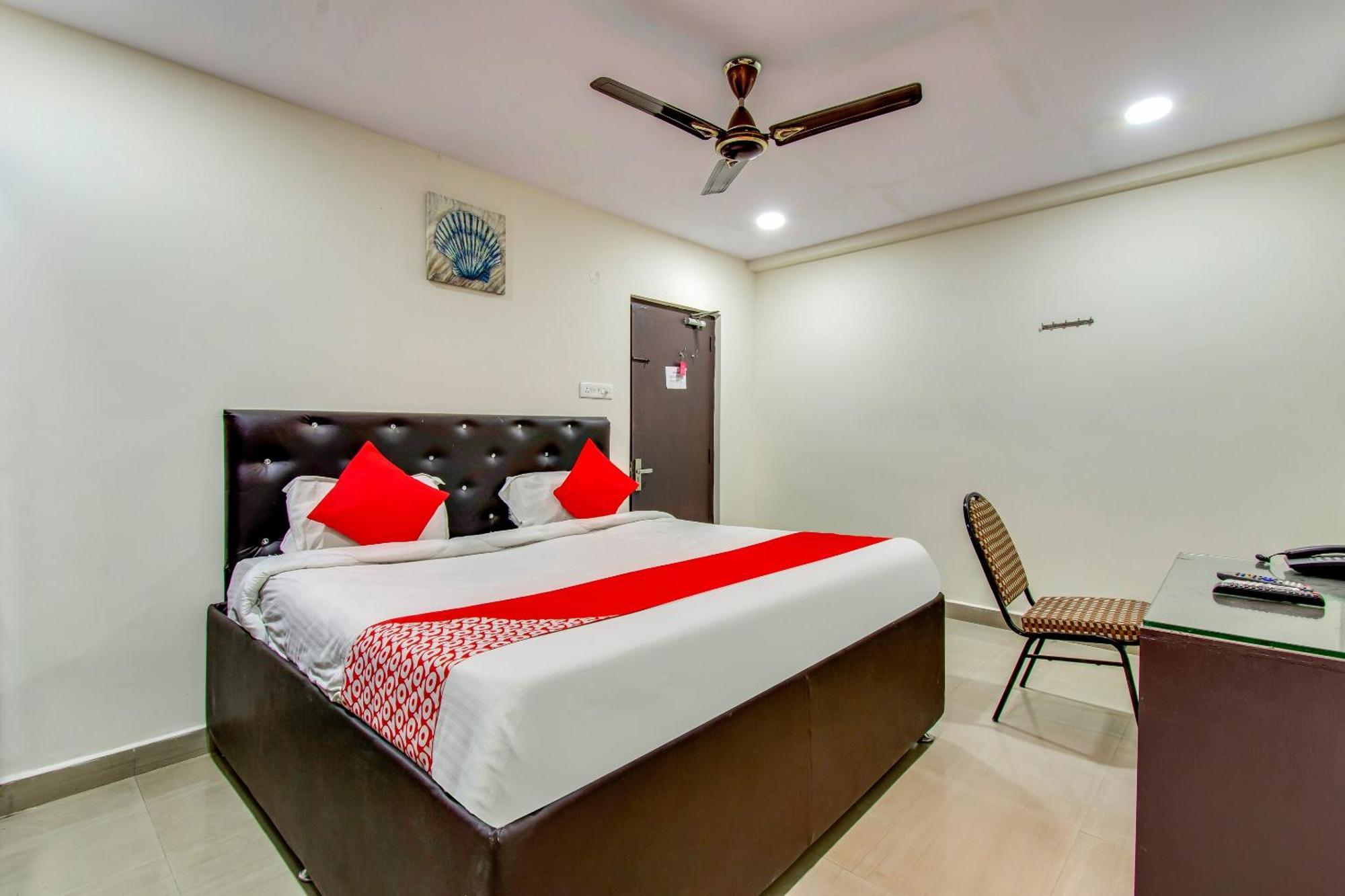 Oyo Akshaya Inn Vijayawada Ngoại thất bức ảnh