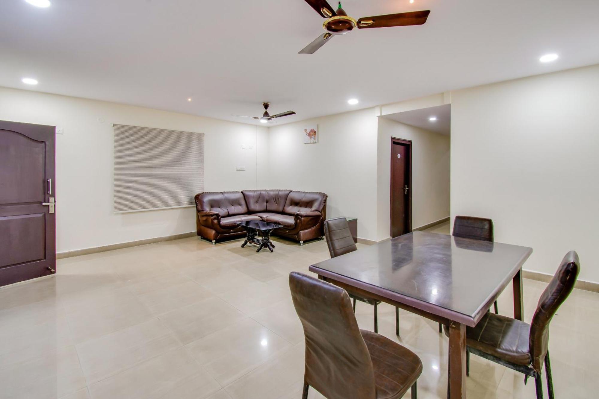 Oyo Akshaya Inn Vijayawada Ngoại thất bức ảnh