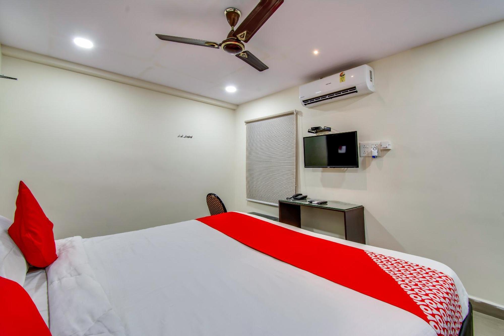 Oyo Akshaya Inn Vijayawada Ngoại thất bức ảnh