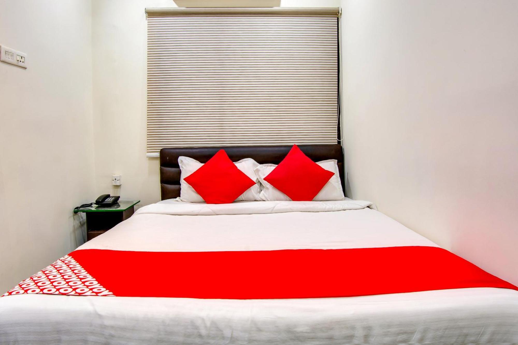 Oyo Akshaya Inn Vijayawada Ngoại thất bức ảnh