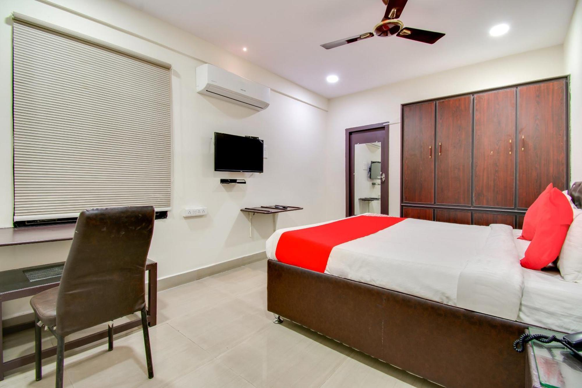 Oyo Akshaya Inn Vijayawada Ngoại thất bức ảnh