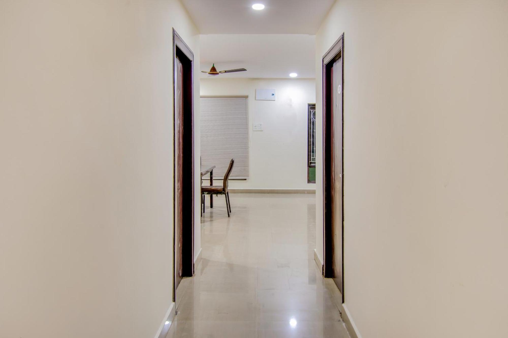 Oyo Akshaya Inn Vijayawada Ngoại thất bức ảnh