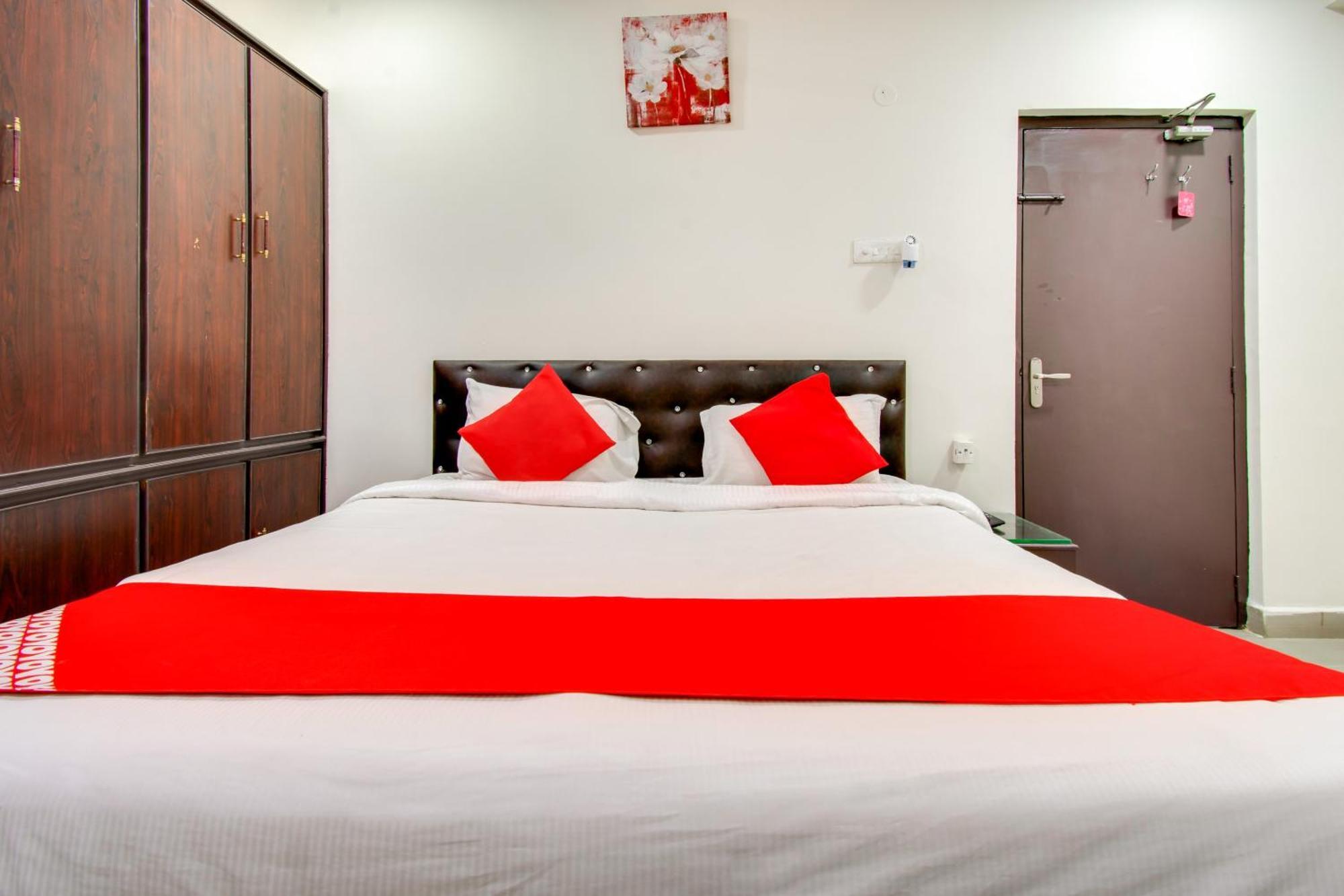 Oyo Akshaya Inn Vijayawada Ngoại thất bức ảnh