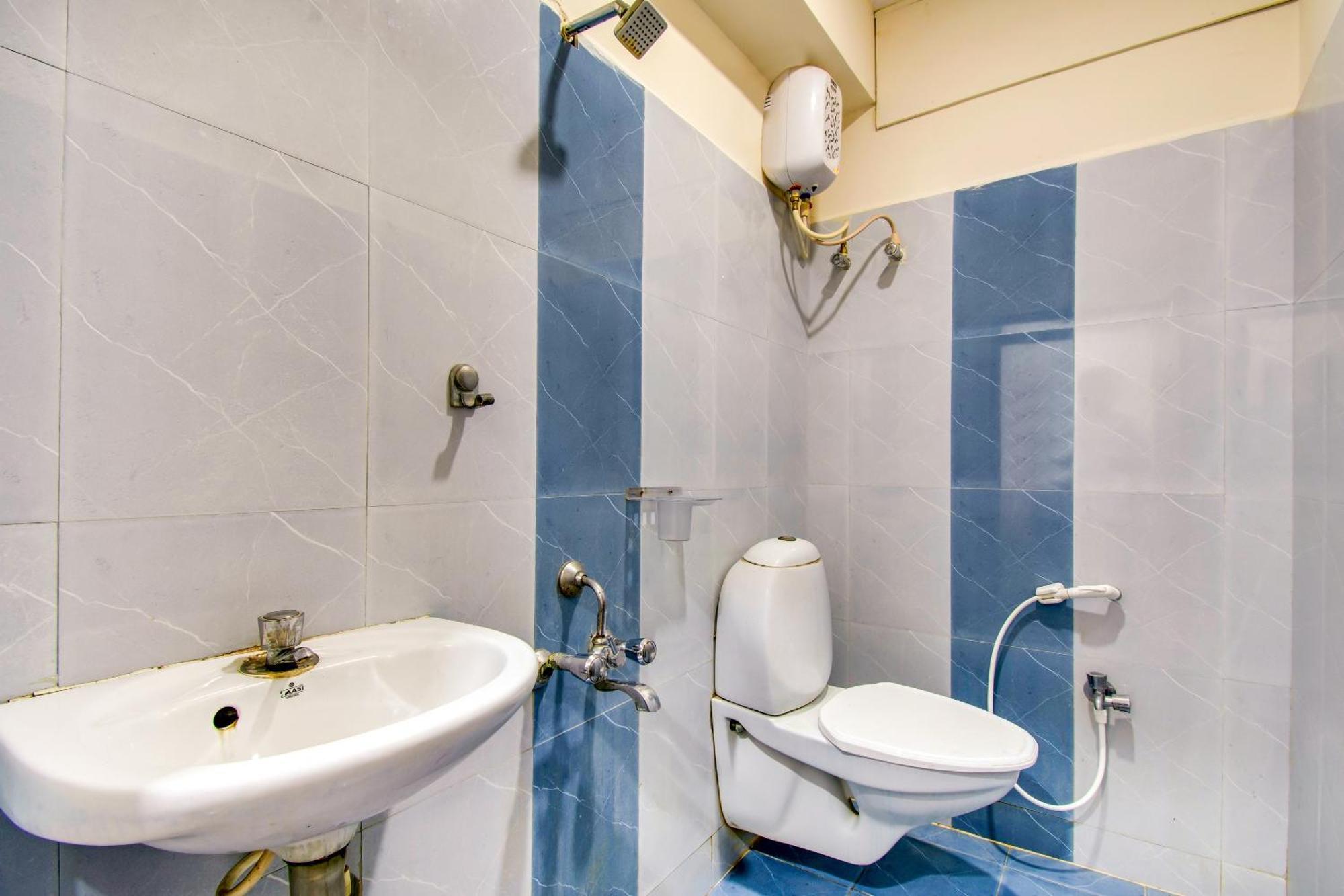 Oyo Akshaya Inn Vijayawada Ngoại thất bức ảnh