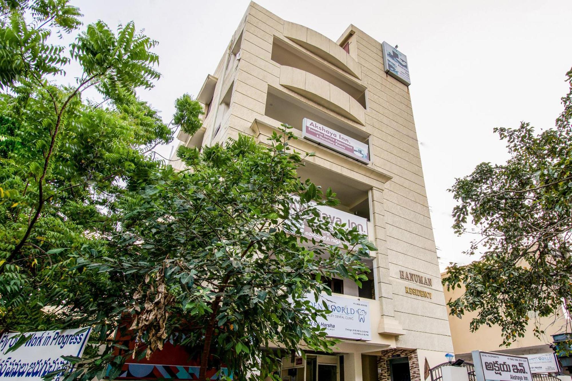 Oyo Akshaya Inn Vijayawada Ngoại thất bức ảnh