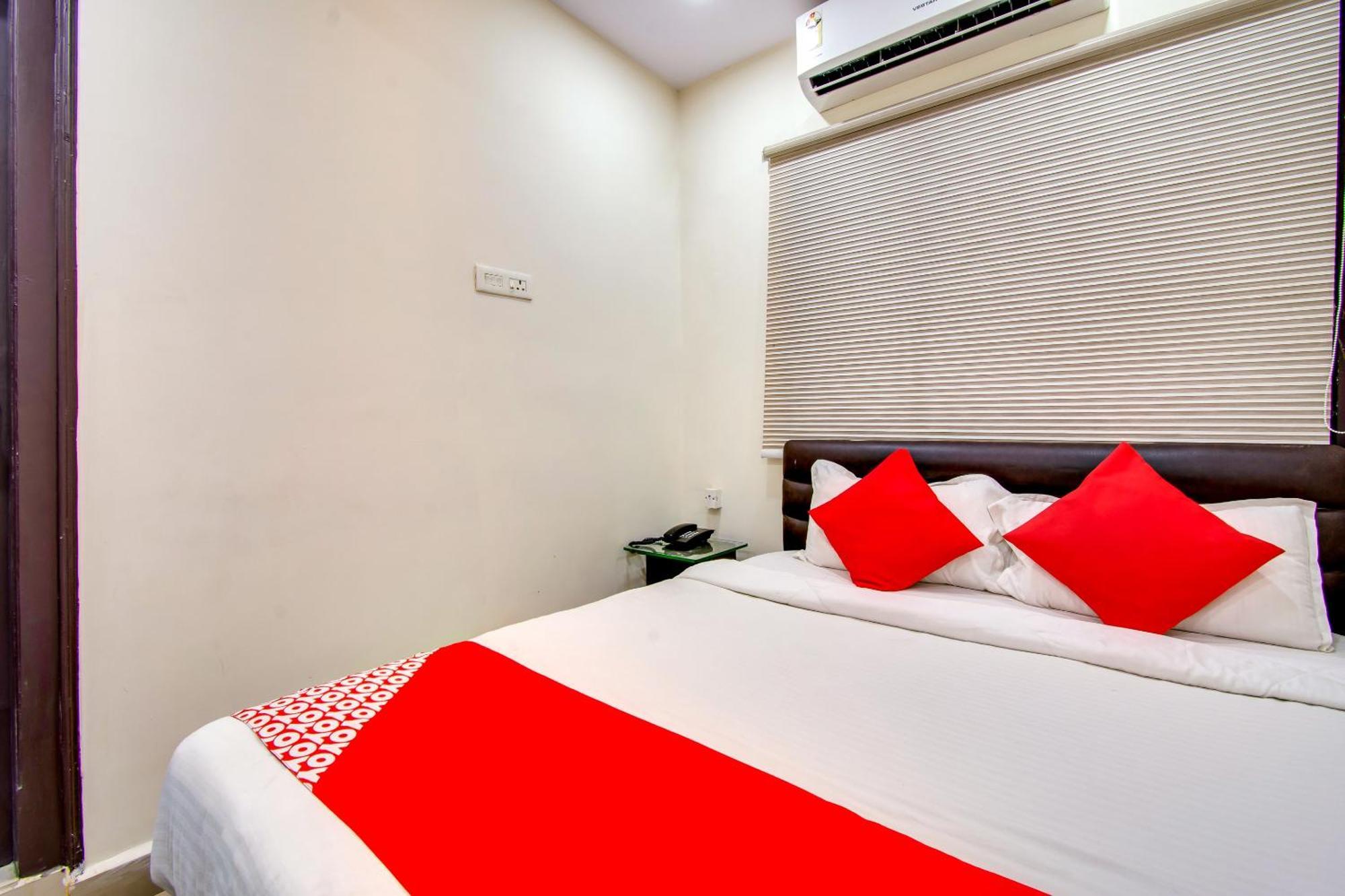 Oyo Akshaya Inn Vijayawada Ngoại thất bức ảnh